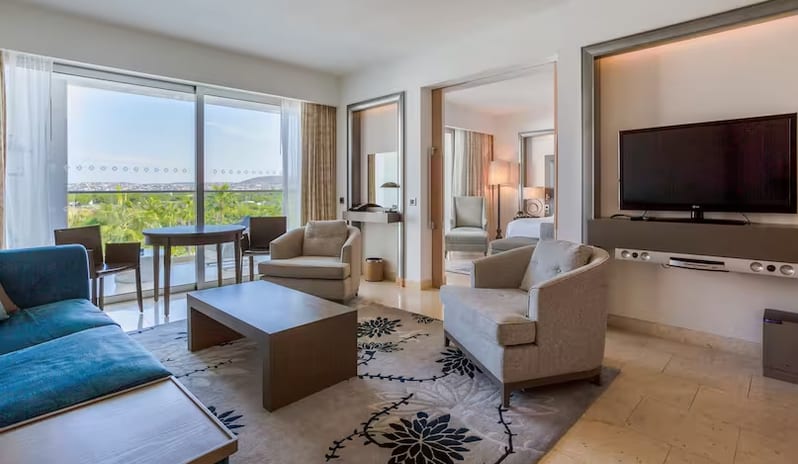 Deluxe Suite Pool View 2_003